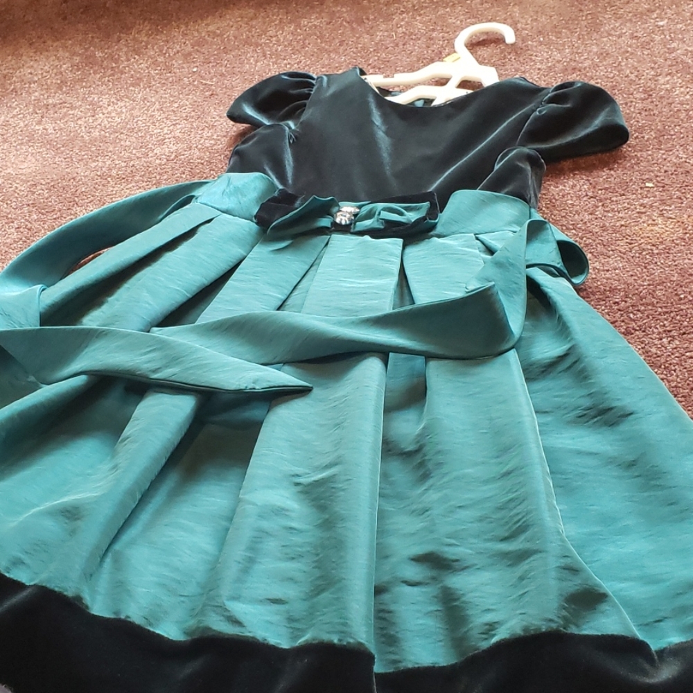 Green Velvet detailed dress